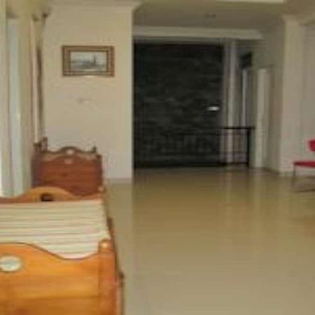 Ge Jacmart Homestay Makassar By Zuzu Eksteriør billede